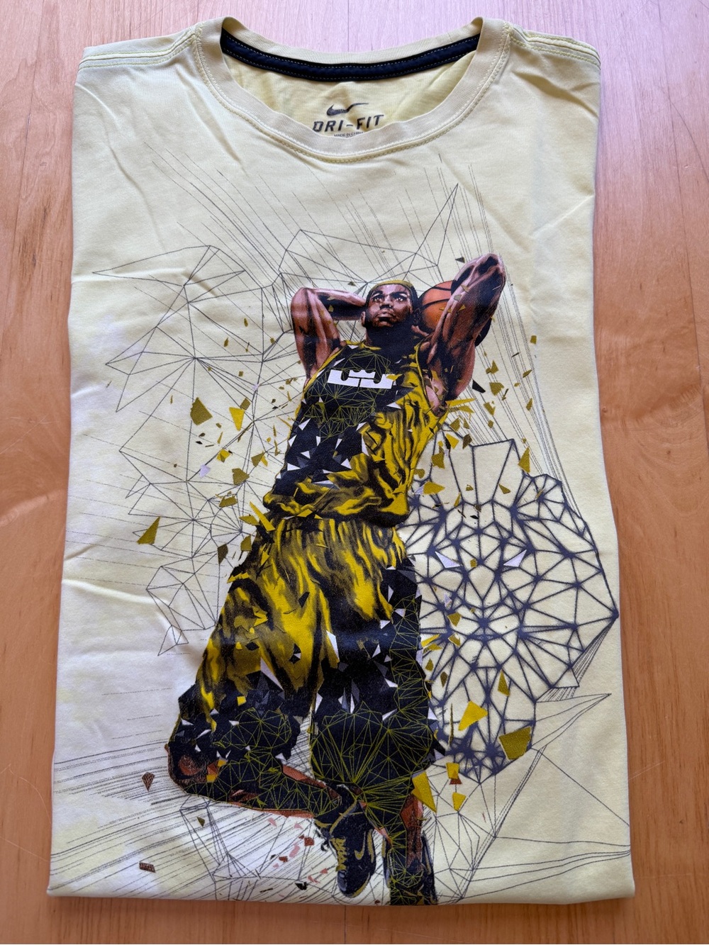 Nike Dri-FIT LeBron James Graphic T Shirt Mens Large Yellow Basketball Tee